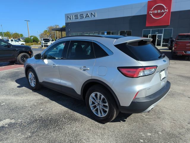 Used 2020 Ford Escape SE image 9