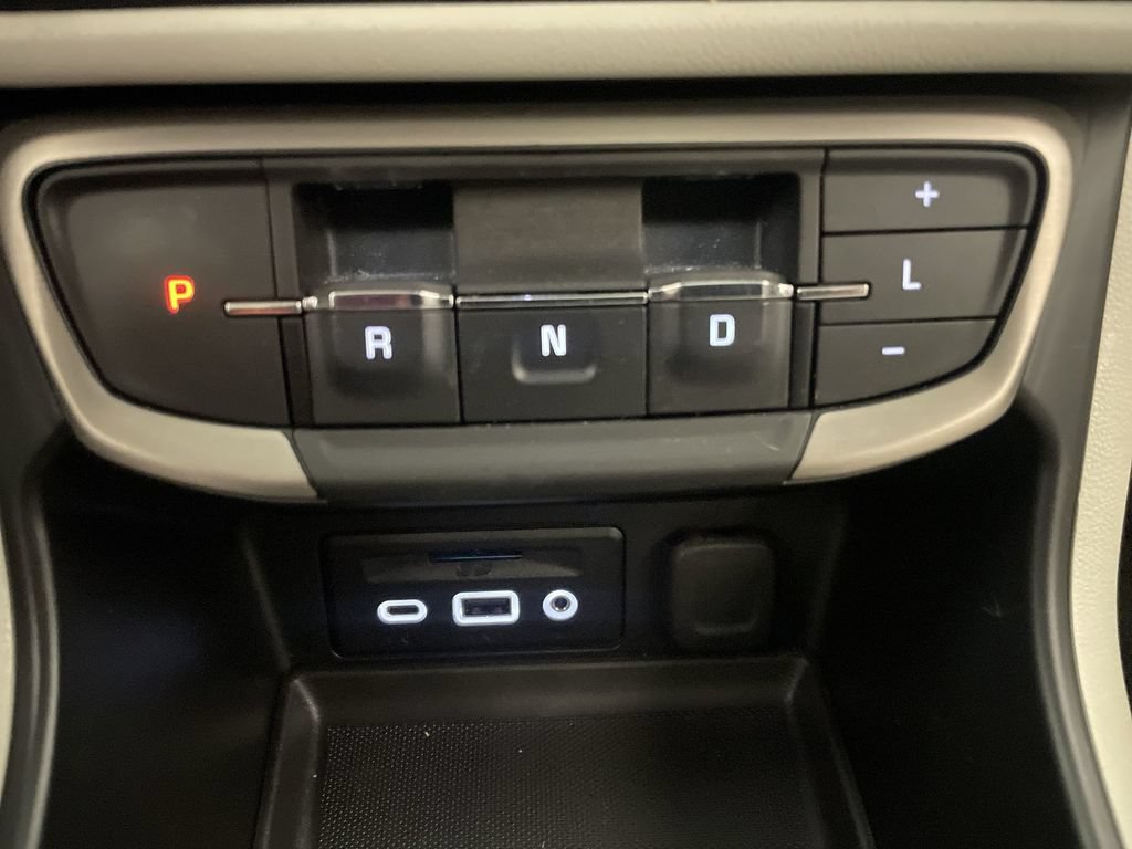 Used 2024 GMC Terrain Denali w/ Denali Premium Package AWD/4WD image 10