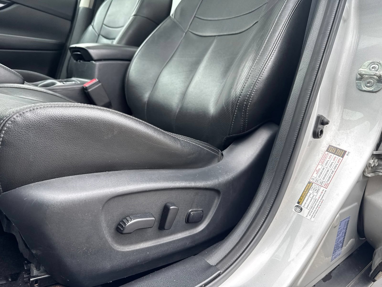 Used 2020 Nissan Rogue SL w/ Premium Package AWD/4WD image 16