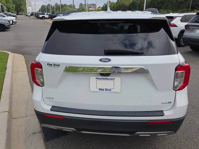 Used 2020 Ford Explorer XLT w/ Equipment Group 202A AWD/4WD image 12