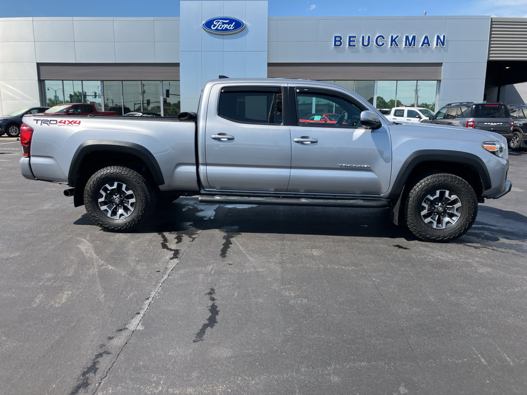 Used 2019 Toyota Tacoma TRD Off-Road w/ Technology Package AWD/4WD image 11