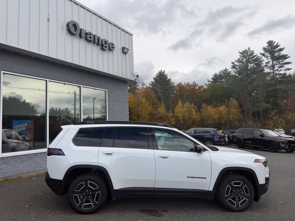Used 2026 Jeep Cherokee Limited AWD/4WD image 6