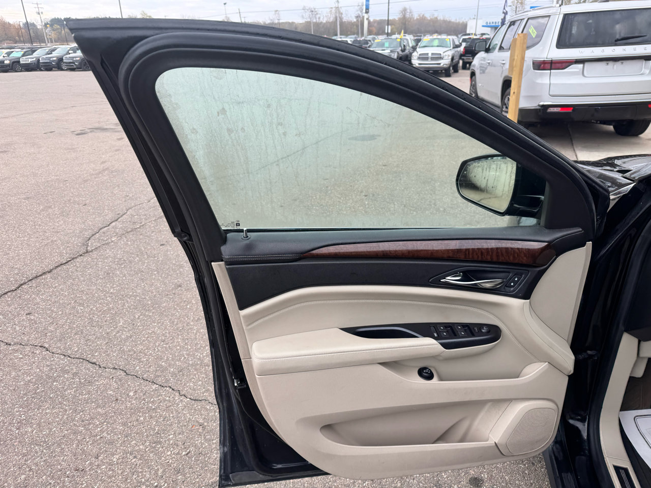 Used 2013 Cadillac SRX Luxury w/ Driver Awareness Package image 15