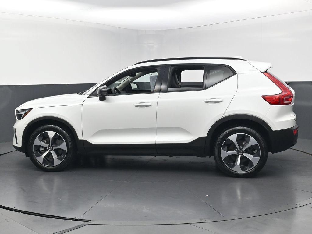 Used 2026 Volvo XC40 B5 Plus AWD/4WD image 12