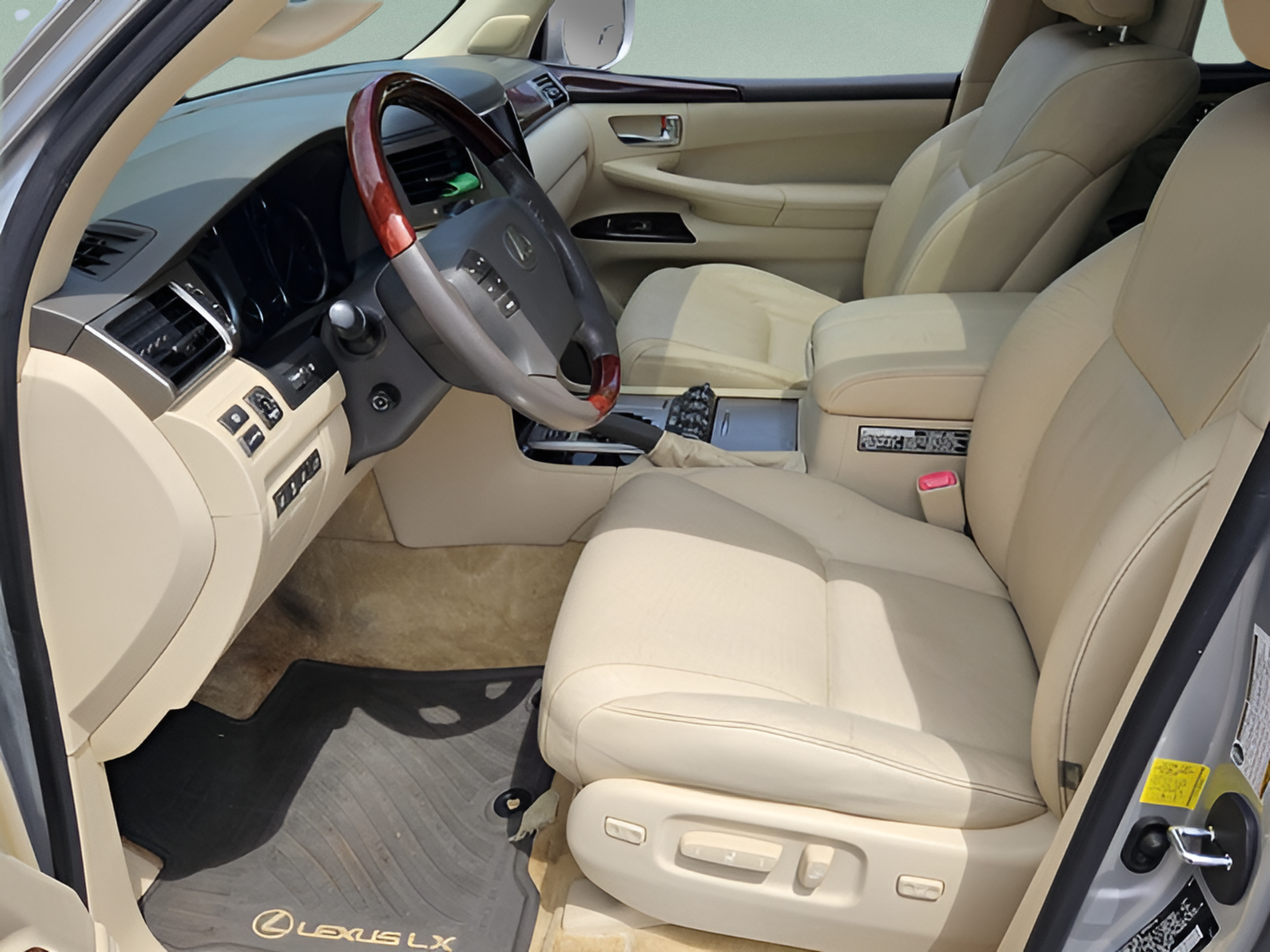 Used 2013 Lexus LX 570 4WD w/ Luxury Pkg image 14