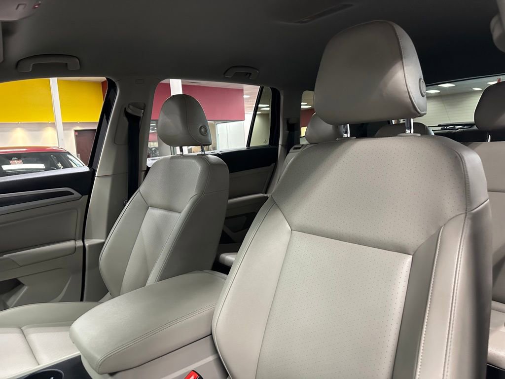 Used 2021 Volkswagen Atlas SE w/ Panoramic Sunroof Package FWD image 16