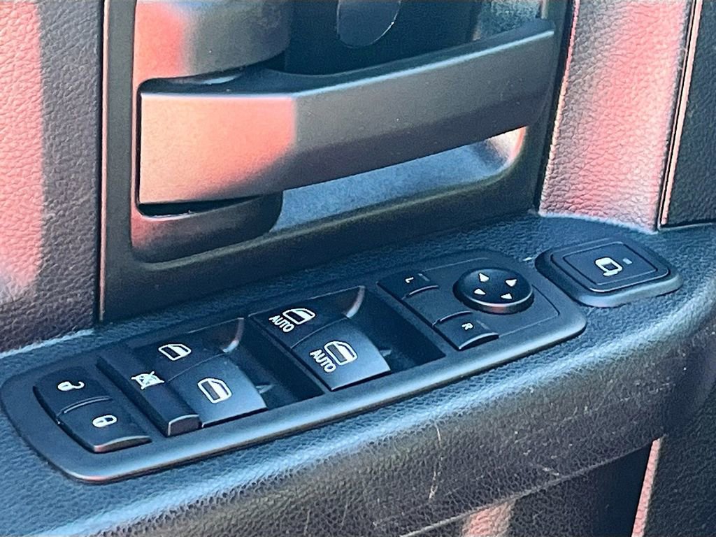 Used 2024 RAM 2500 Tradesman w/ Chrome Appearance Group image 18