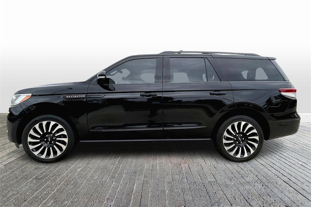 Used 2023 Lincoln Navigator Black Label image 5