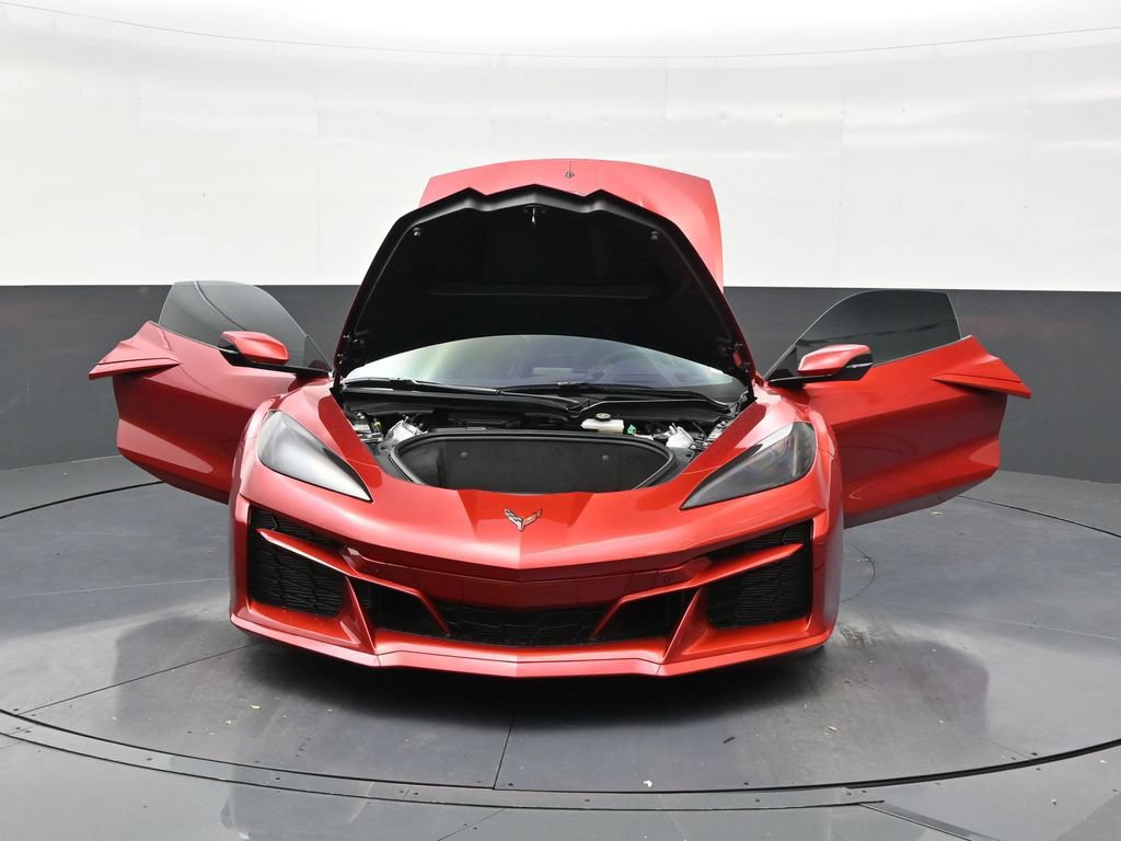 Used 2025 Chevrolet Corvette E-Ray w/ Stealth Interior Trim Package AWD/4WD image 34