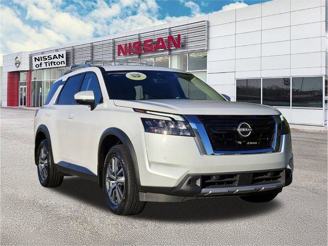 Certified 2025 Nissan Pathfinder SL image 1