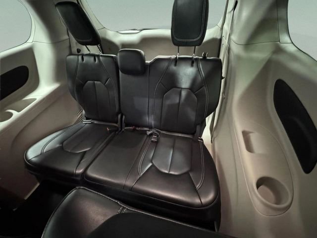 Used 2024 Chrysler Pacifica Limited FWD image 27