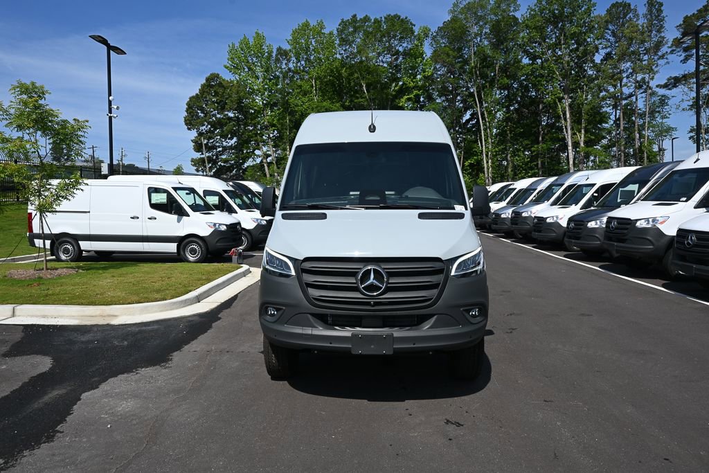 Used 2025 Mercedes-Benz Sprinter 2500 image 31