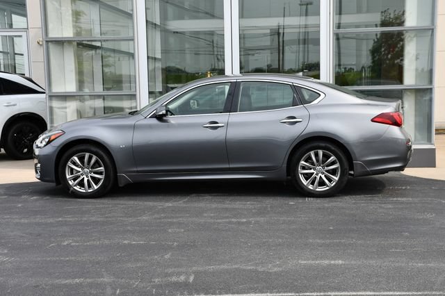 Used 2015 INFINITI Q70 3.7 w/ Deluxe Touring Package AWD/4WD image 11