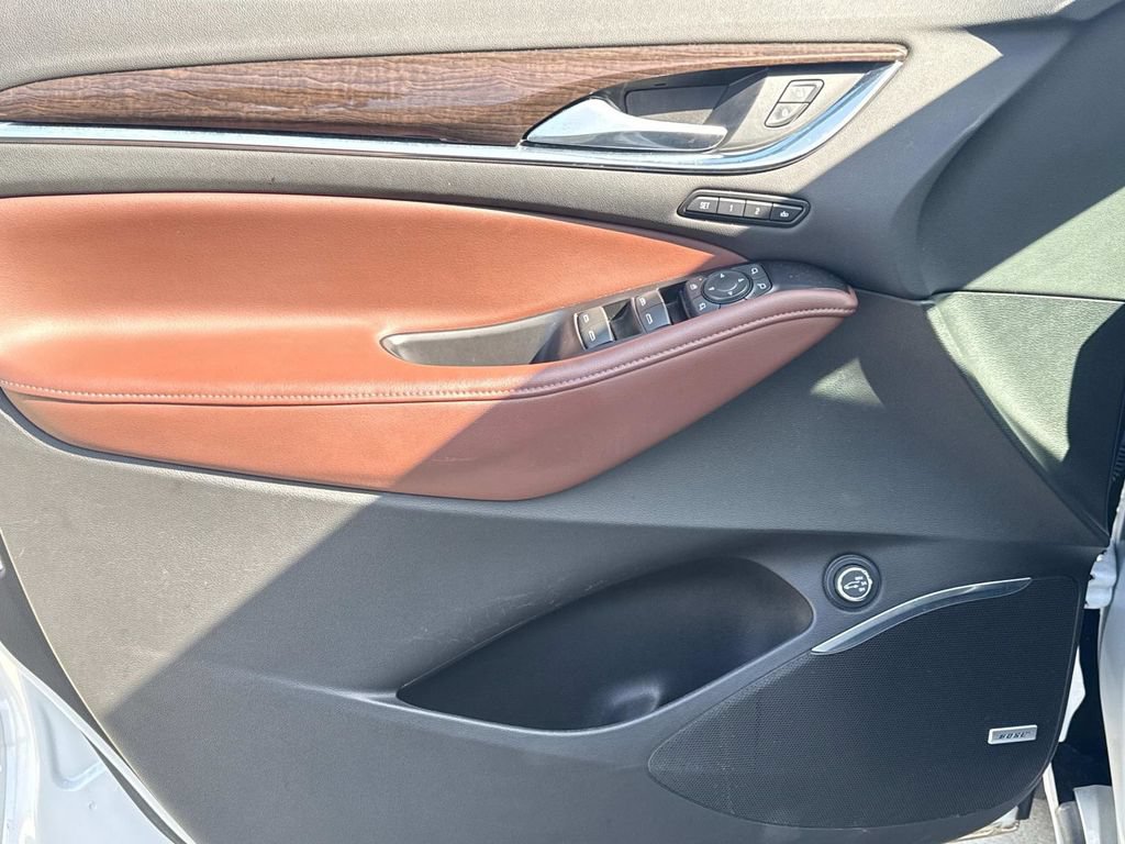 Used 2018 Buick Enclave Avenir w/ Avenir Technology Package FWD image 22
