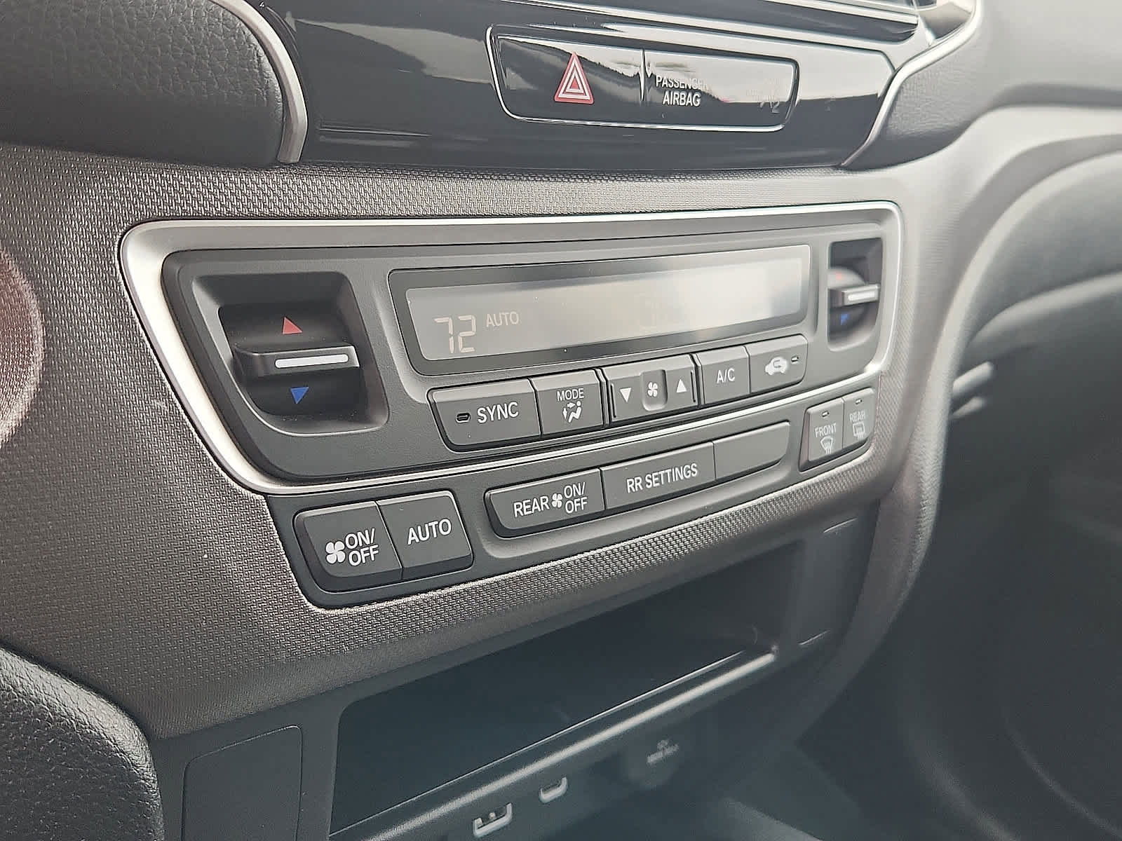 Used 2025 Honda Ridgeline Sport image 17