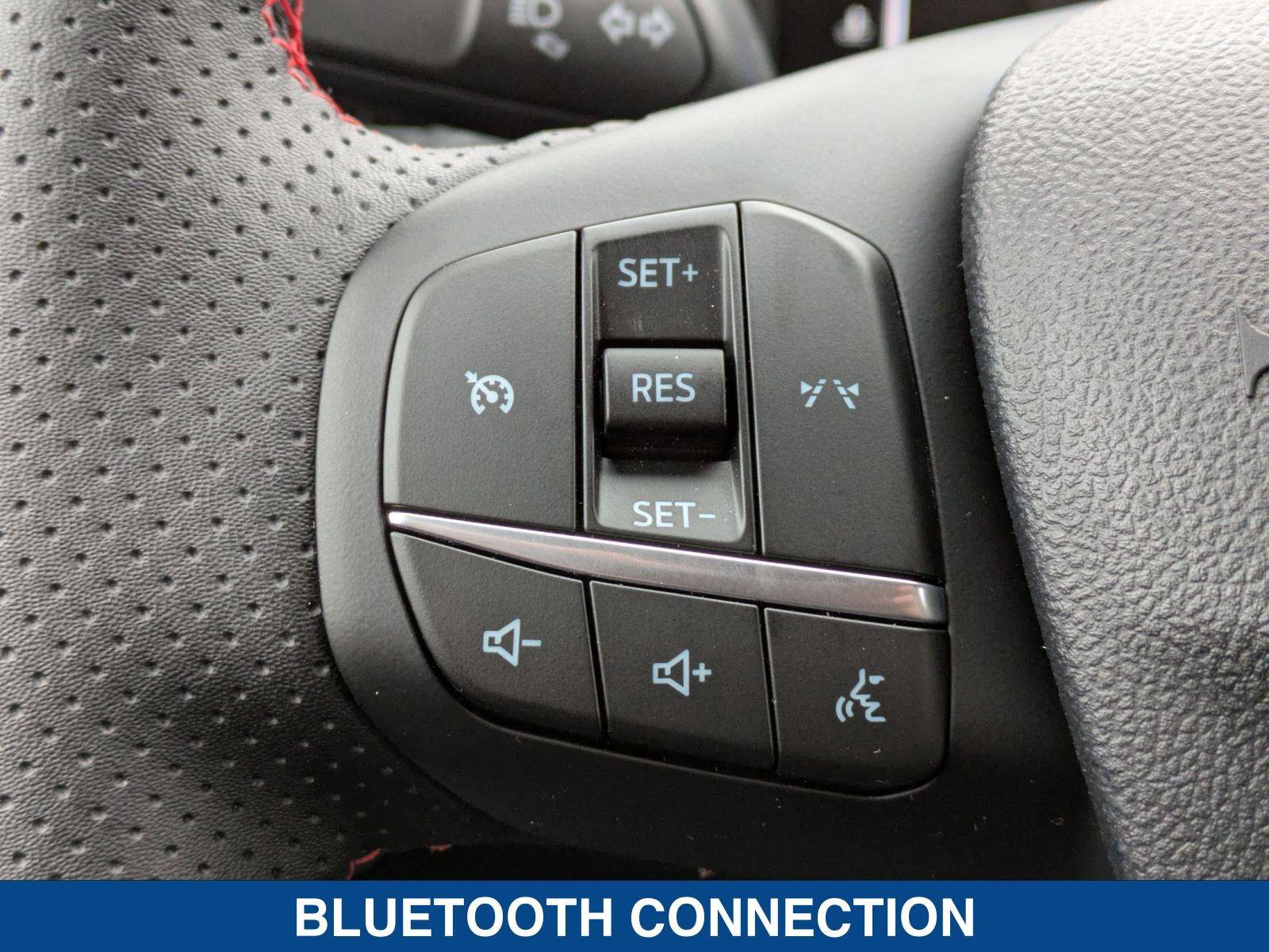 New 2025 Ford Escape ST-Line w/ Cold Weather Package image 15