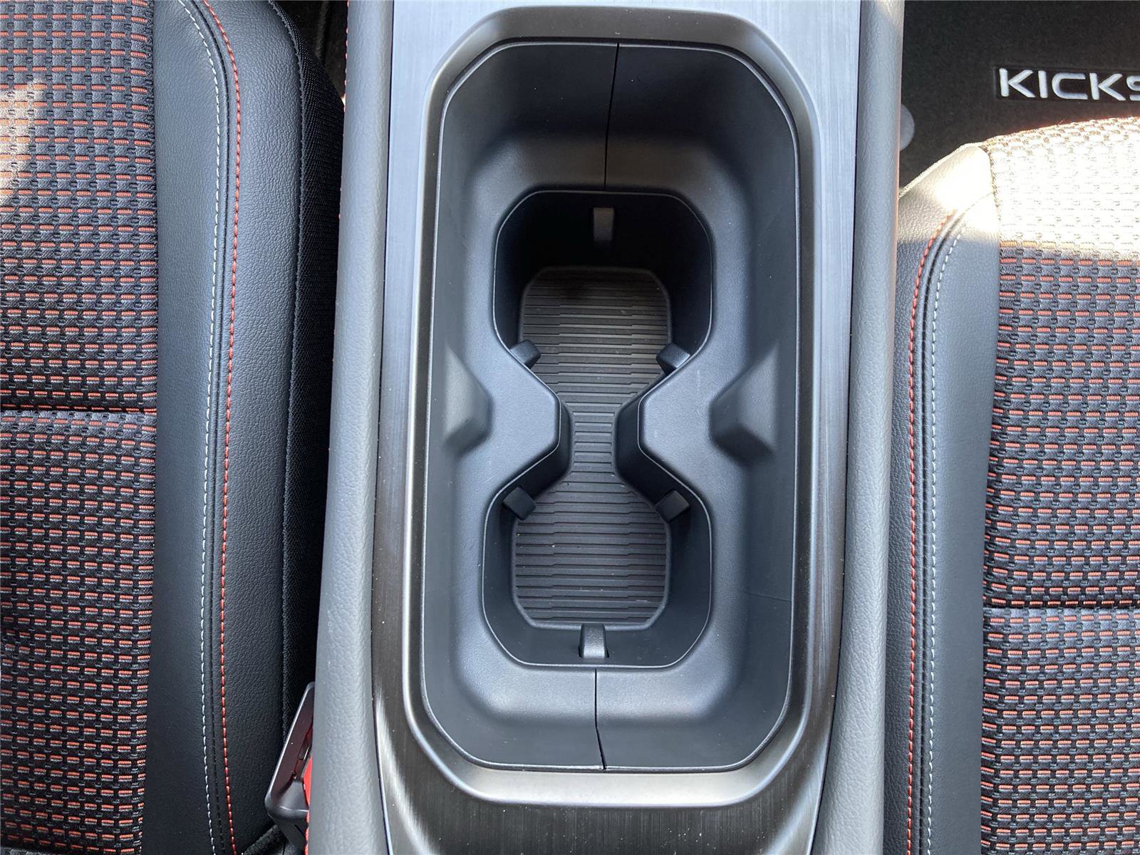 New 2025 Nissan Kicks SR image 19