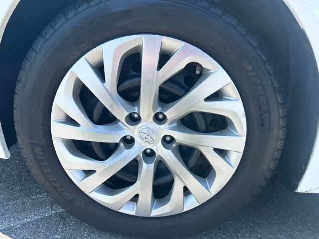 Used 2017 Toyota Corolla LE FWD image 11