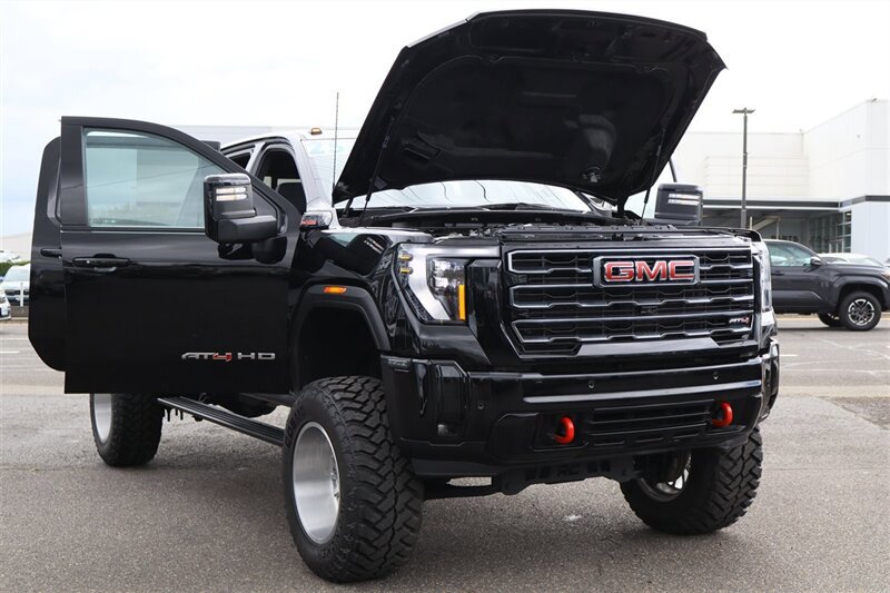 Used 2025 GMC Sierra 3500 AT4 w/ AT4 Premium Plus Package AWD/4WD image 46