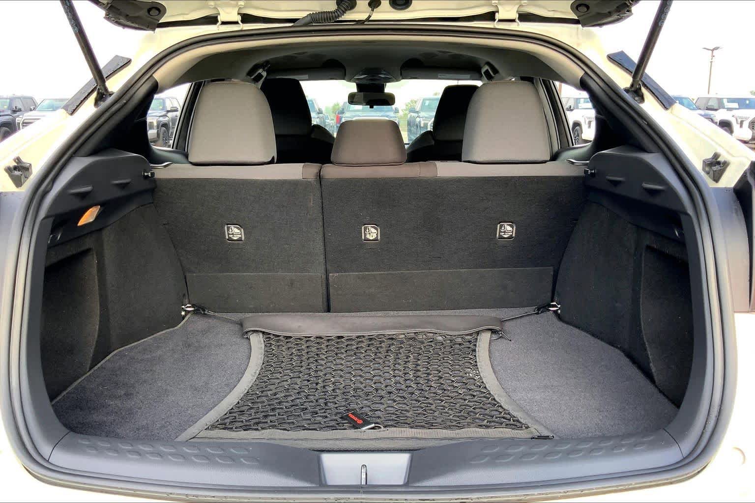 Used 2021 Toyota C-HR LE FWD image 34