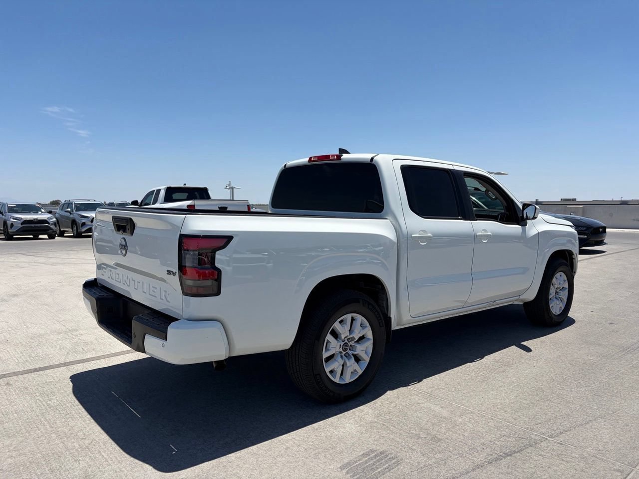 Used 2023 Nissan Frontier SV w/ Technology Package RWD image 2