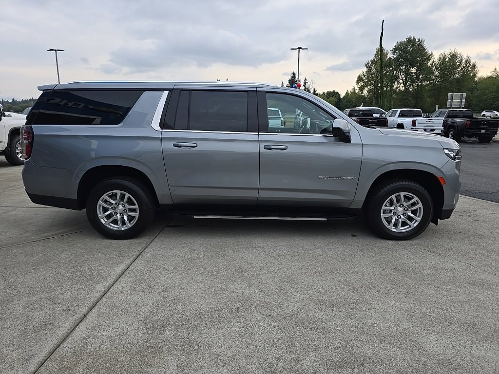 Used 2023 Chevrolet Suburban LT image 7