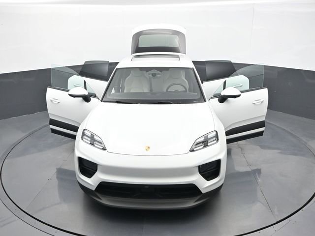 Certified 2025 Porsche Macan Electric RWD image 31