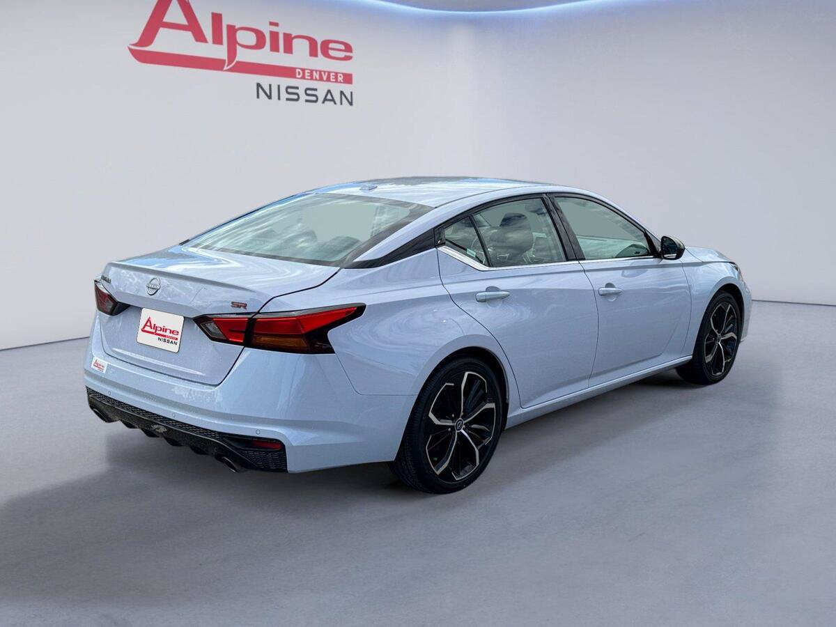 Used 2024 Nissan Altima 2.5 SR FWD image 5