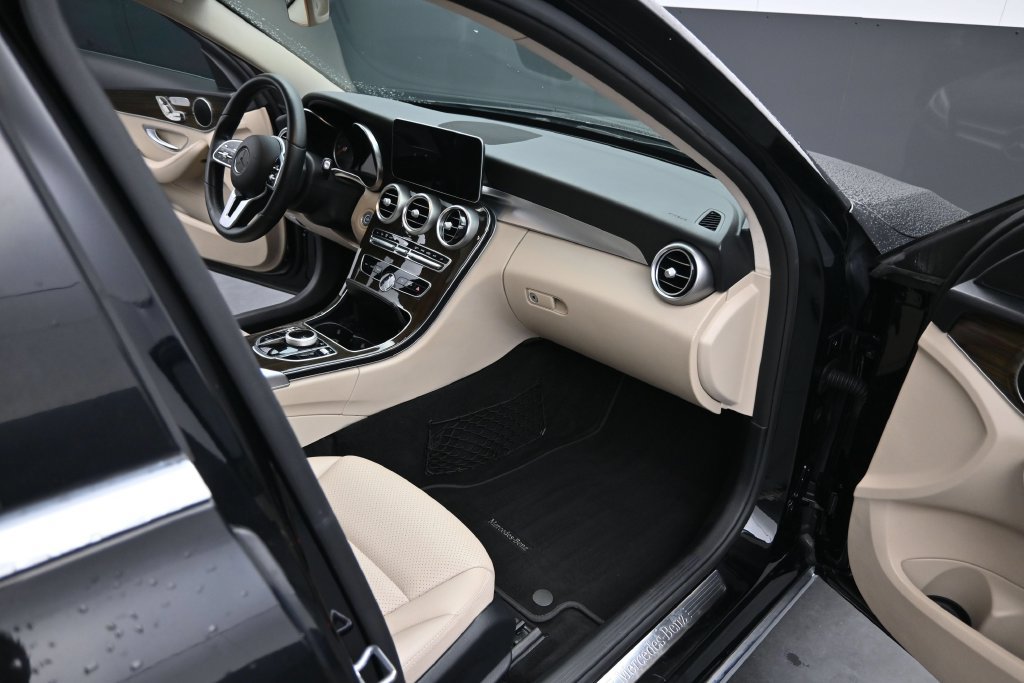 Used 2019 Mercedes-Benz C 300 Sedan image 17