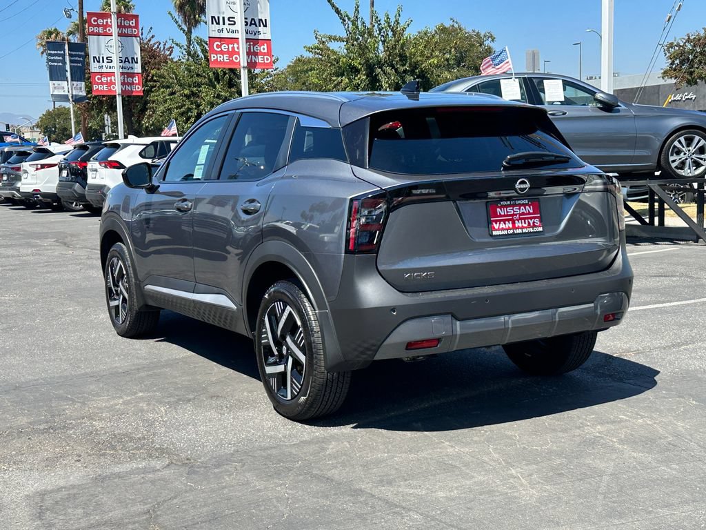Used 2026 Nissan Kicks SV FWD image 4