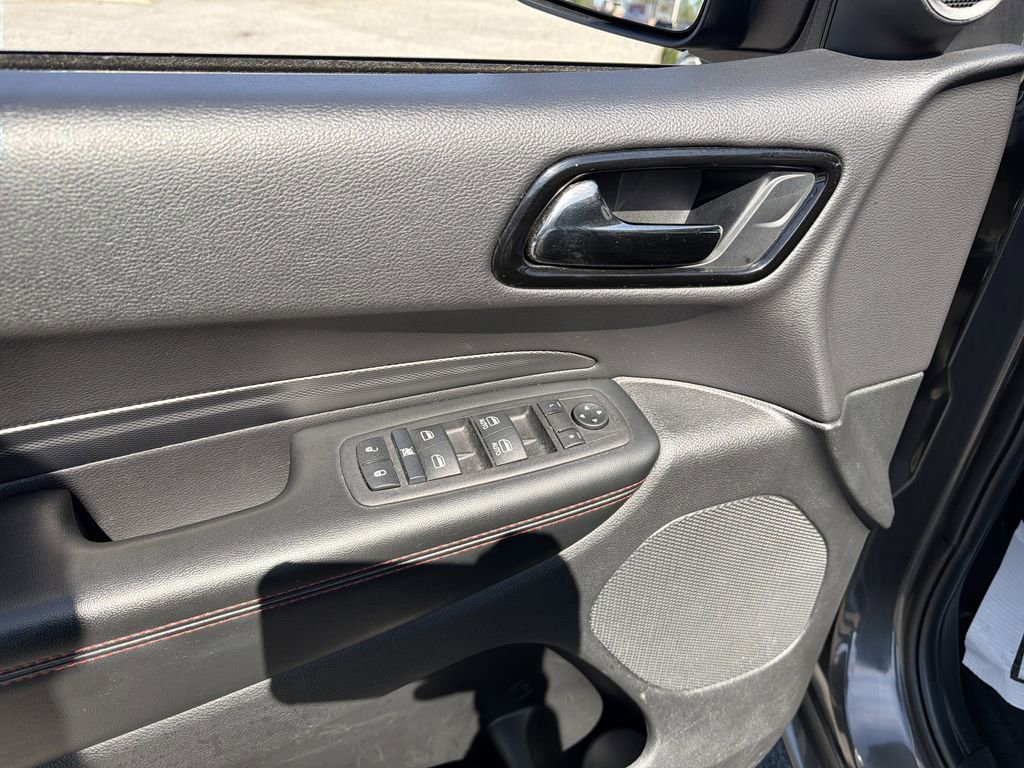 Used 2025 Dodge Durango GT AWD/4WD image 16