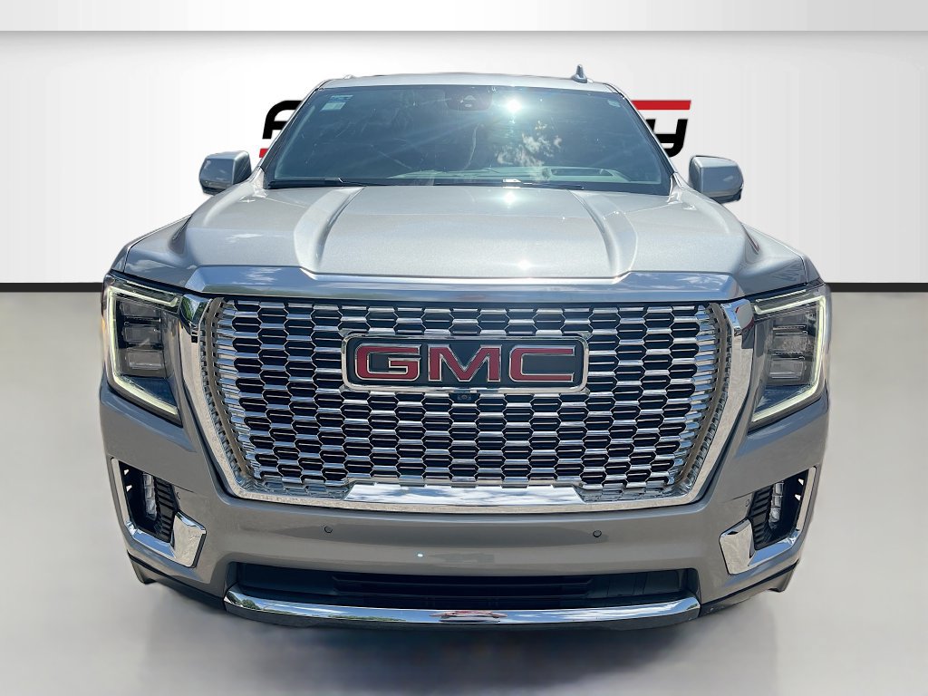 Used 2024 GMC Yukon XL Denali AWD/4WD image 2