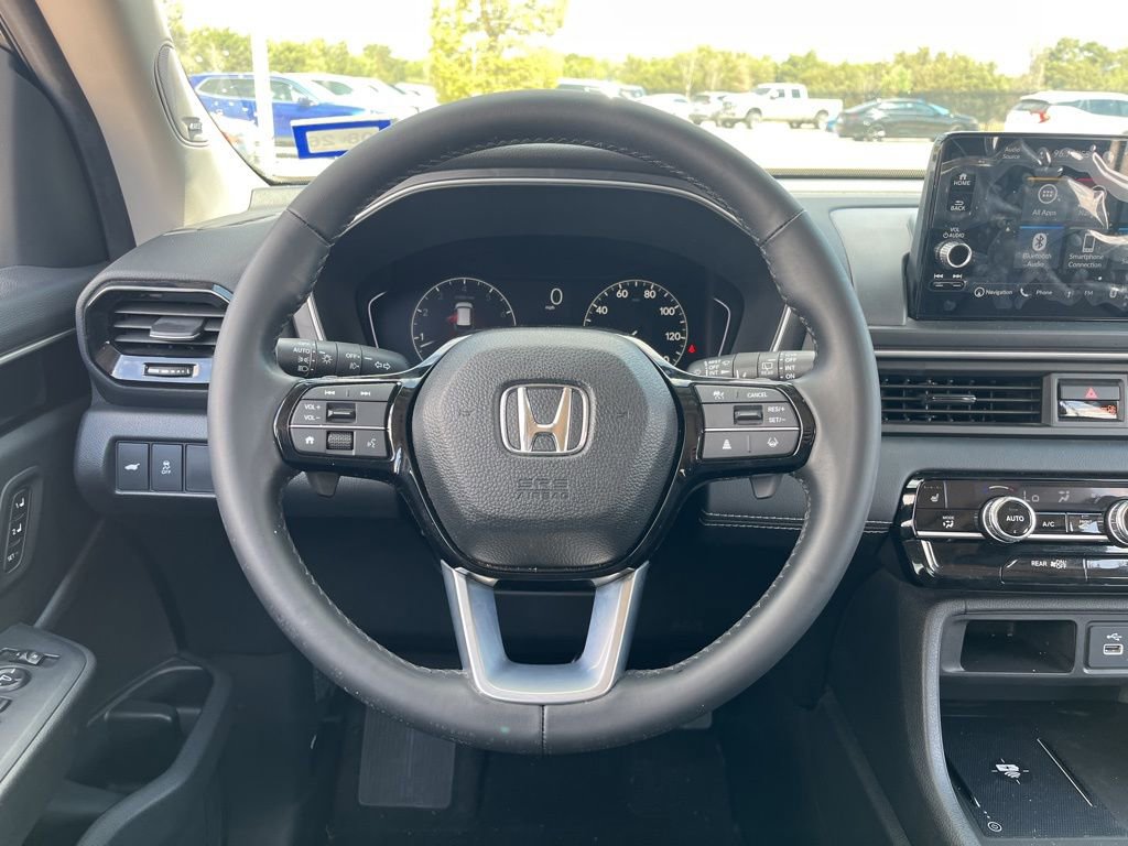 Certified 2025 Honda Pilot Touring image 17