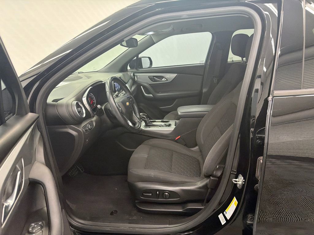 Used 2019 Chevrolet Blazer LT image 9
