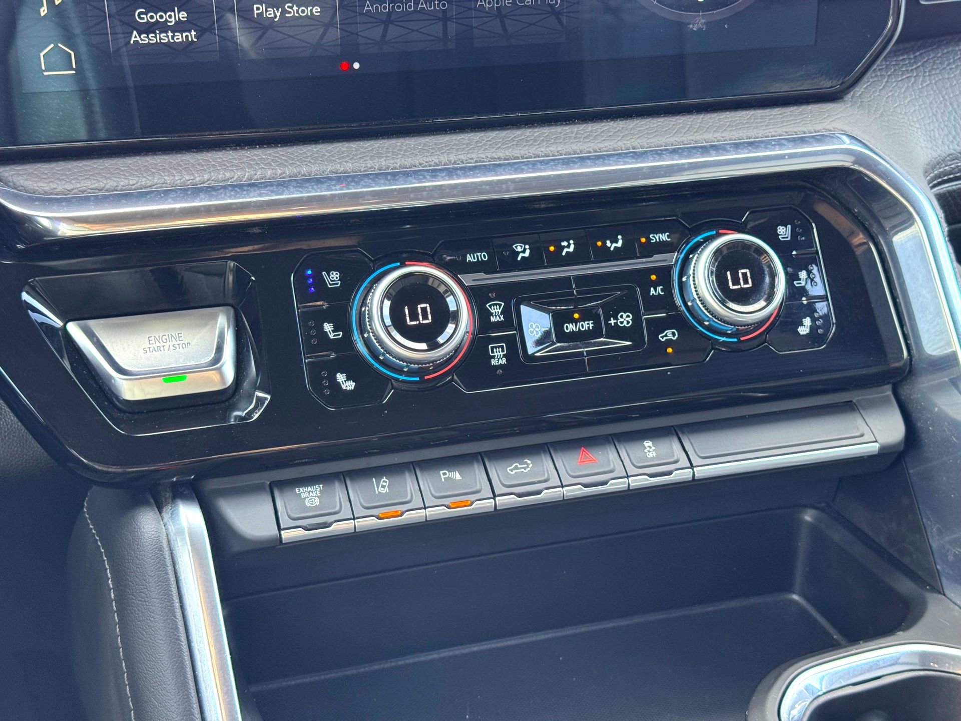 Used 2024 GMC Sierra 3500 Denali w/ Denali Reserve Package image 31