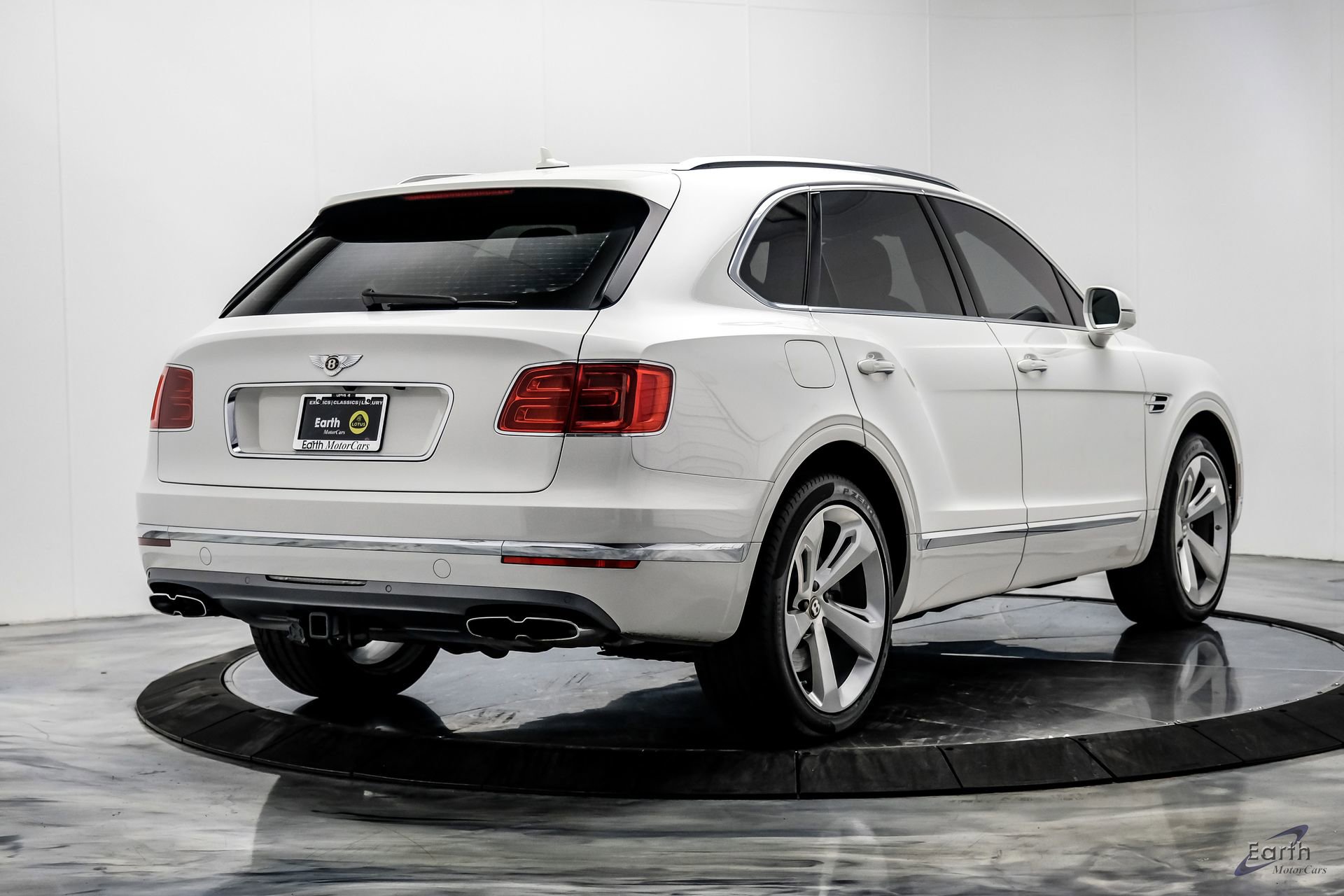 Used 2019 Bentley Bentayga image 16