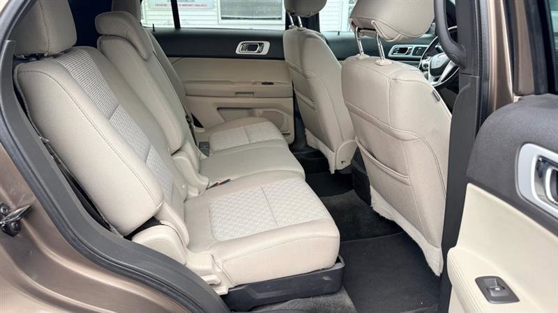 Used 2015 Ford Explorer XLT w/ Equipment Group 201B image 30