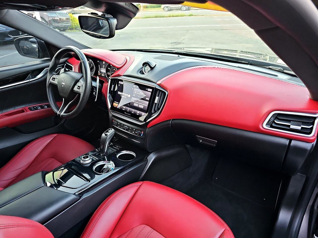 Used 2022 Maserati Ghibli Modena image 35