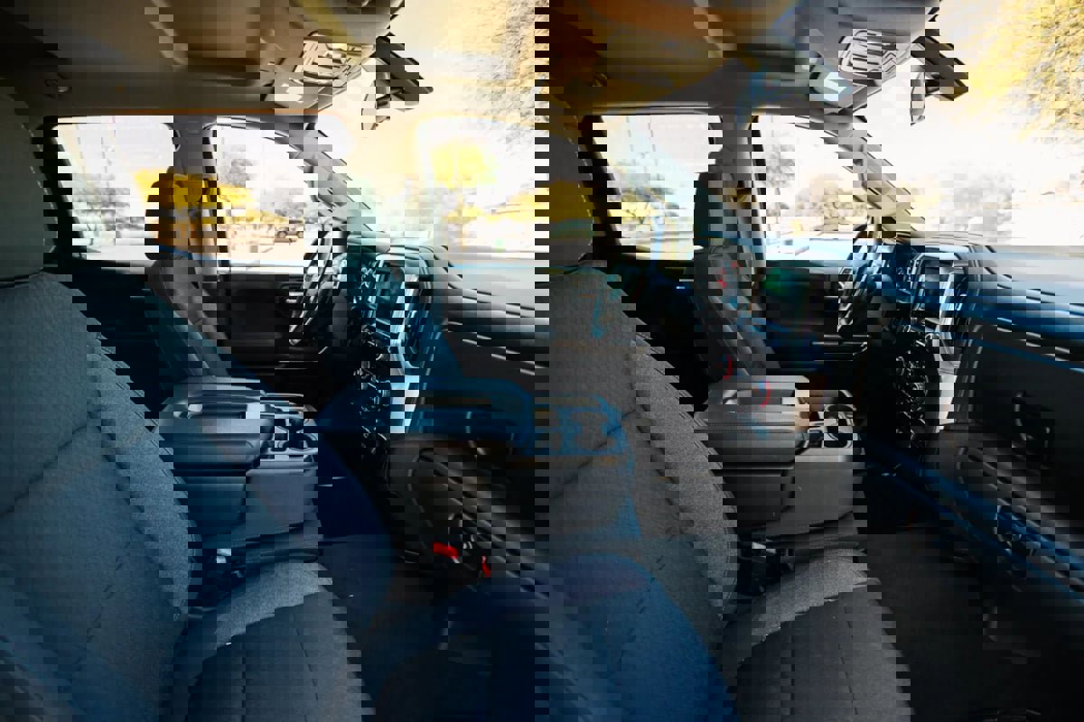 Used 2021 Chevrolet Silverado 1500 LT image 28