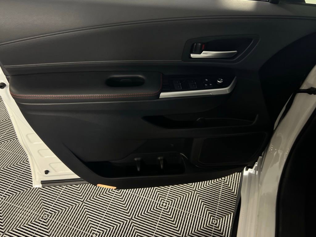 Used 2025 Toyota Sienna XSE image 25