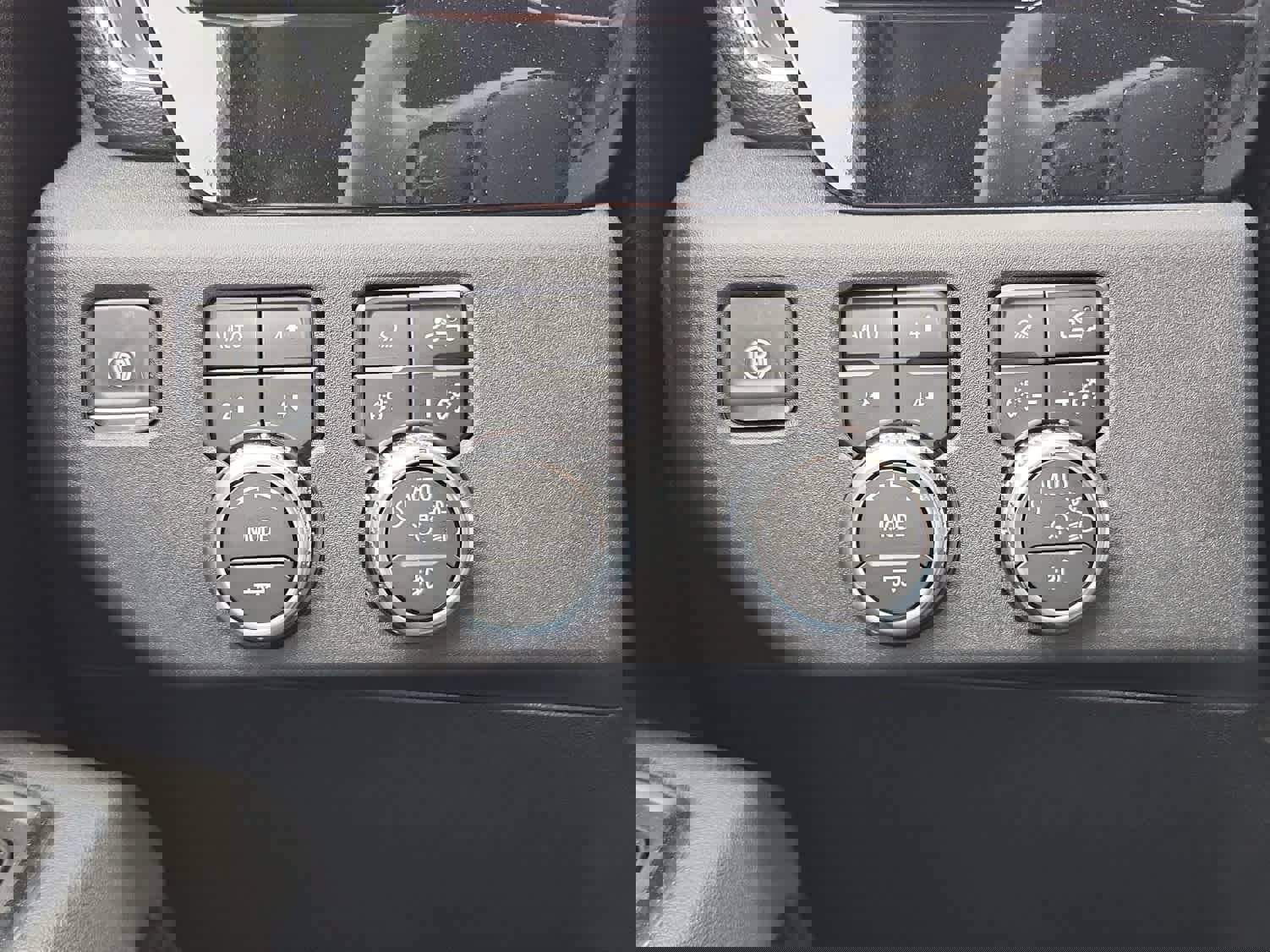 New 2026 GMC Sierra 2500 SLT w/ SLT Convenience Package image 14