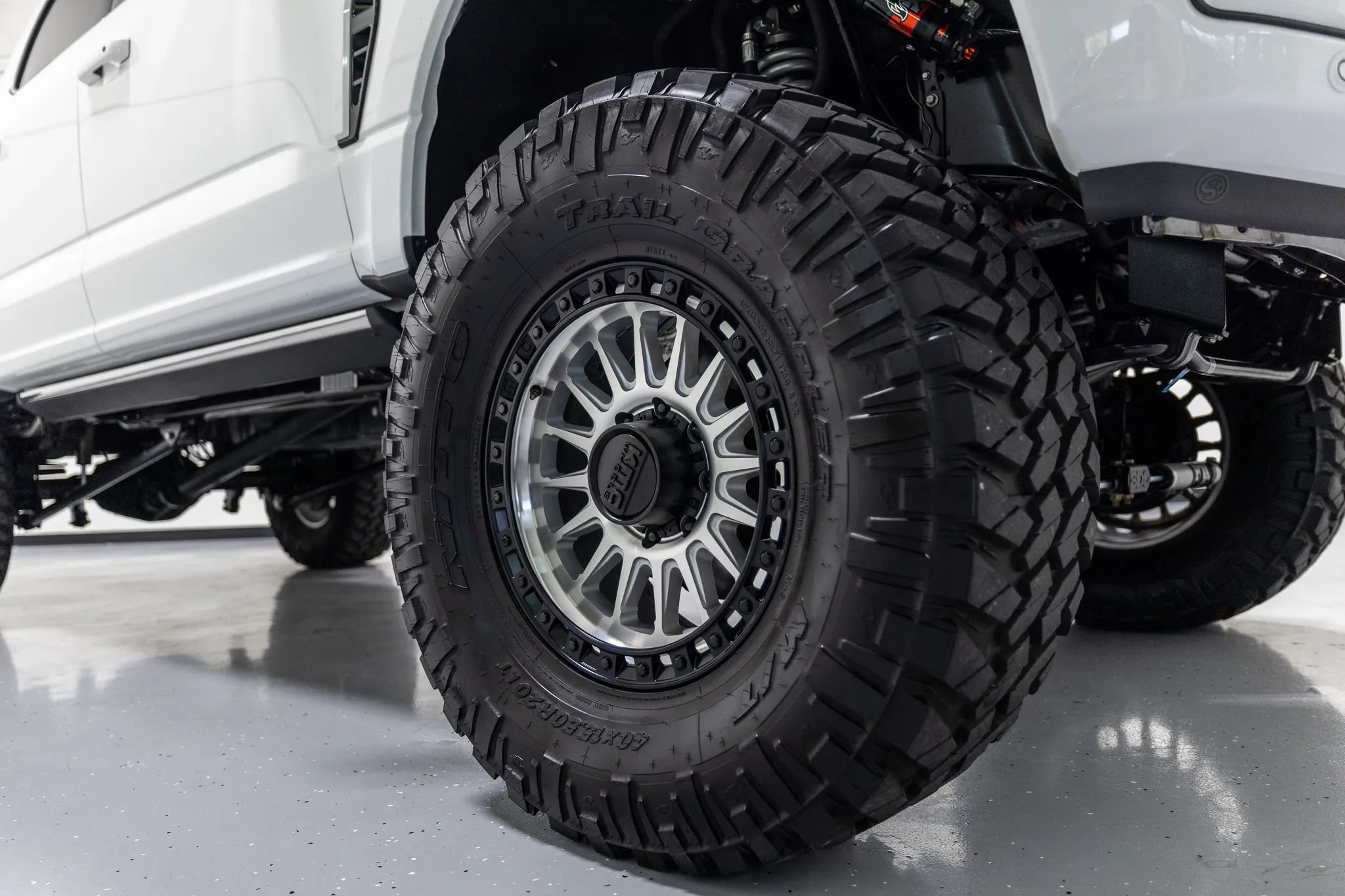 Used 2025 Ford F250 Platinum w/ Platinum Plus Package AWD/4WD image 34