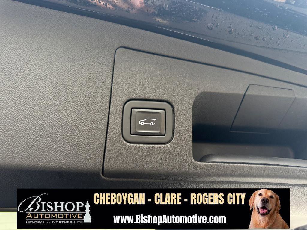 Used 2023 Cadillac XT5 Premium Luxury w/ LPO, Floor Liner Package image 28