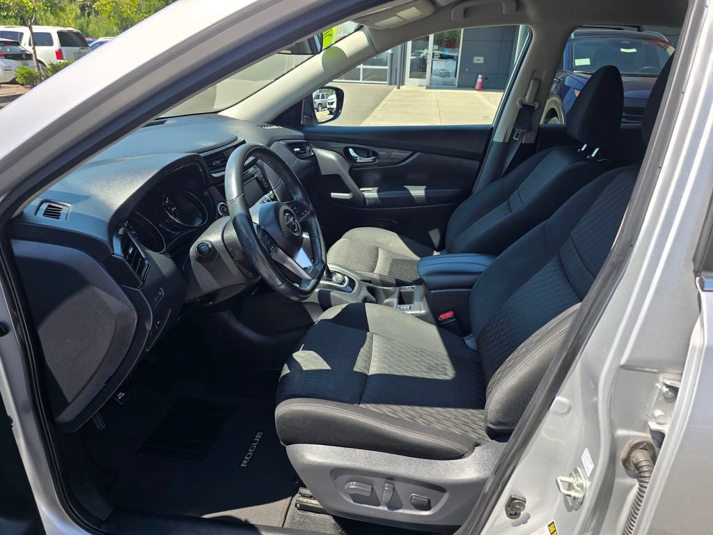 Used 2018 Nissan Rogue SV AWD/4WD image 20