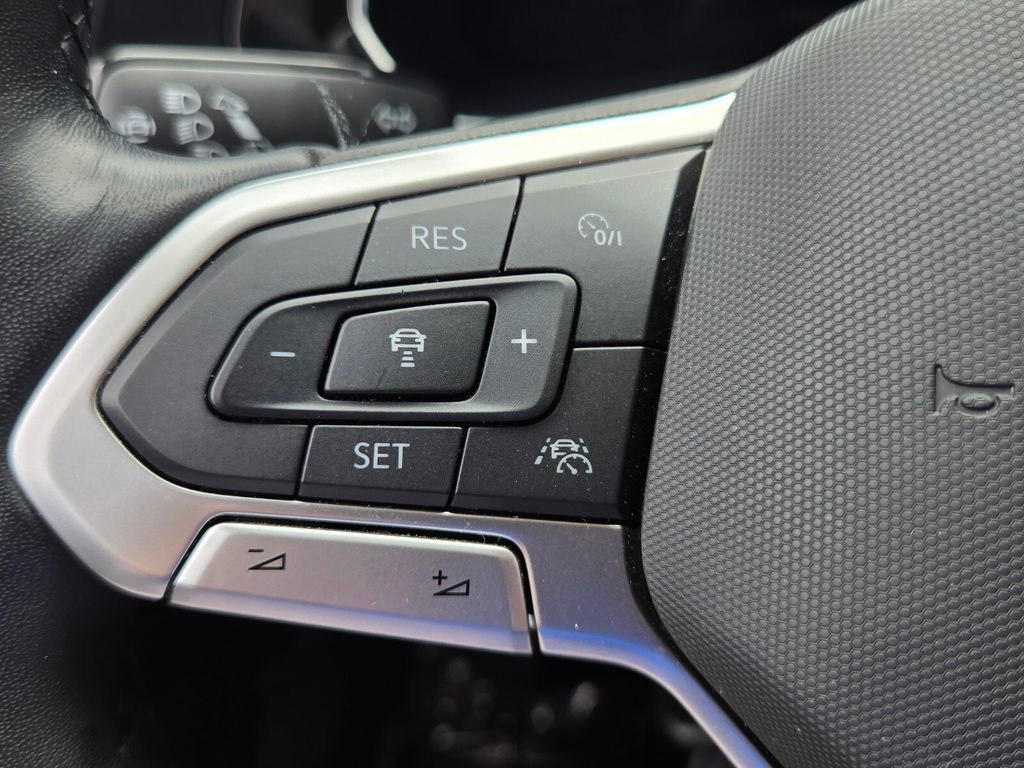 Certified 2022 Volkswagen Jetta SE image 24