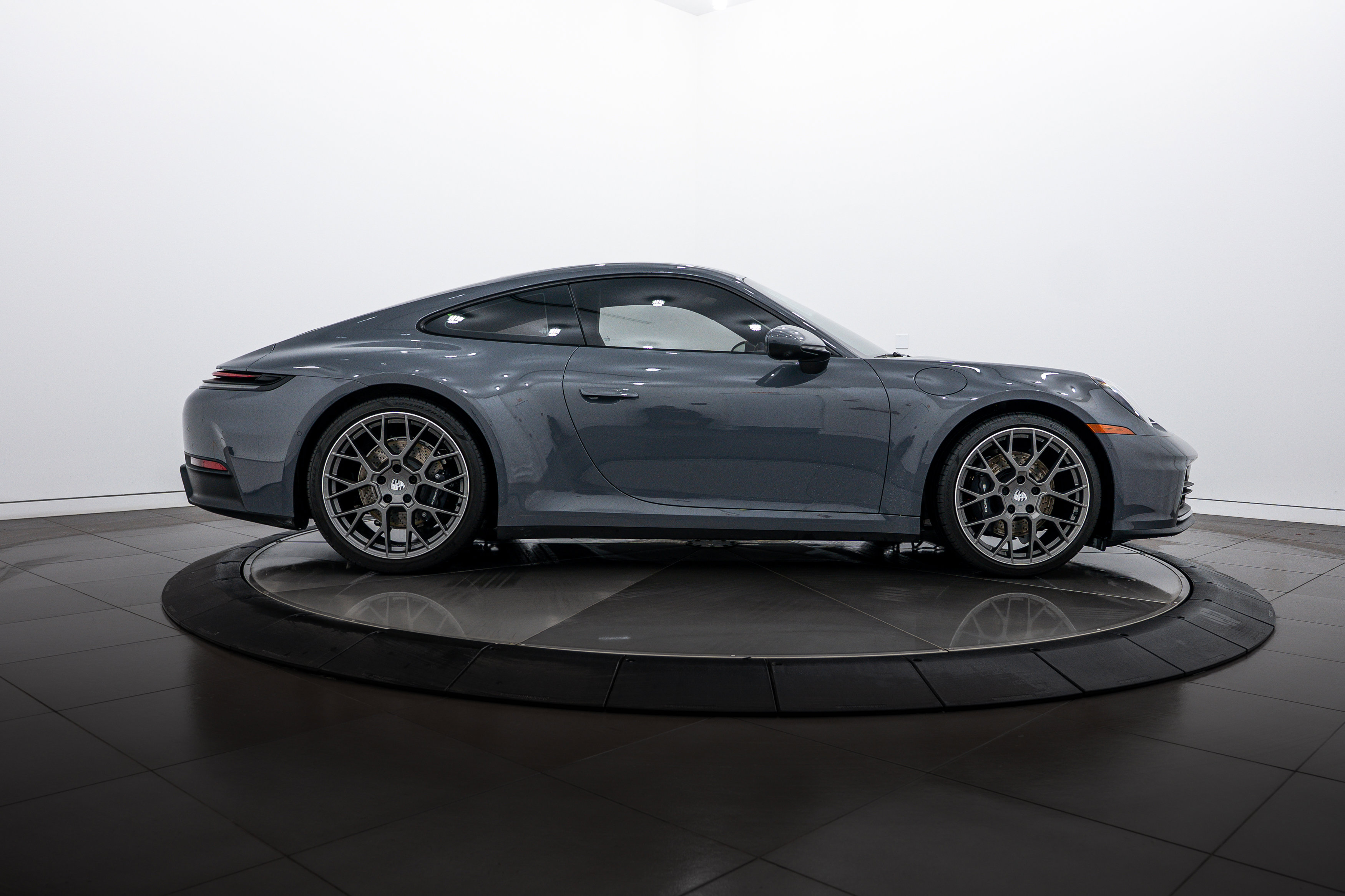 Certified 2025 Porsche 911 Carrera image 8