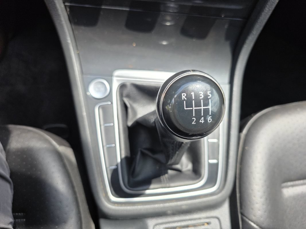 Used 2020 Volkswagen Golf 4-Door FWD image 29