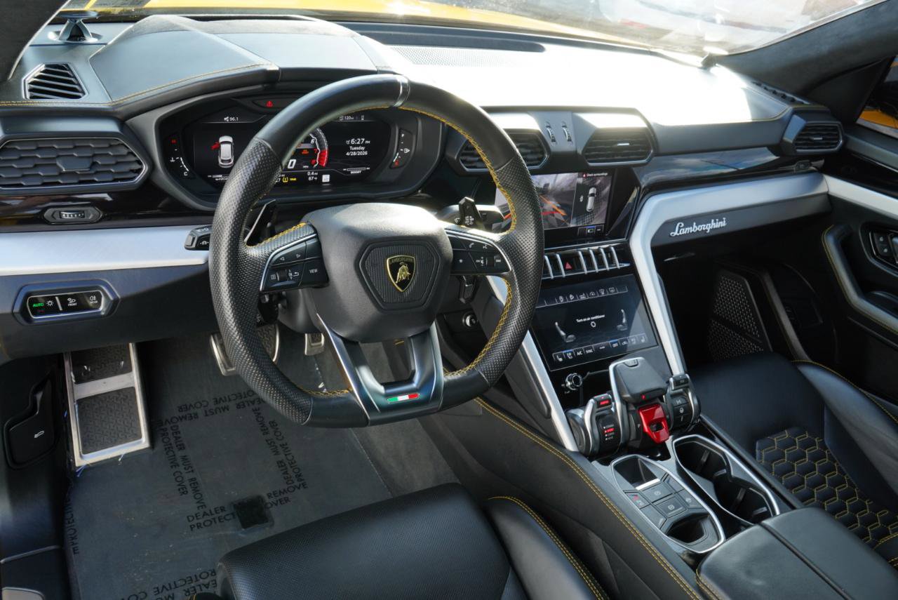 Used 2020 Lamborghini Urus AWD/4WD image 25