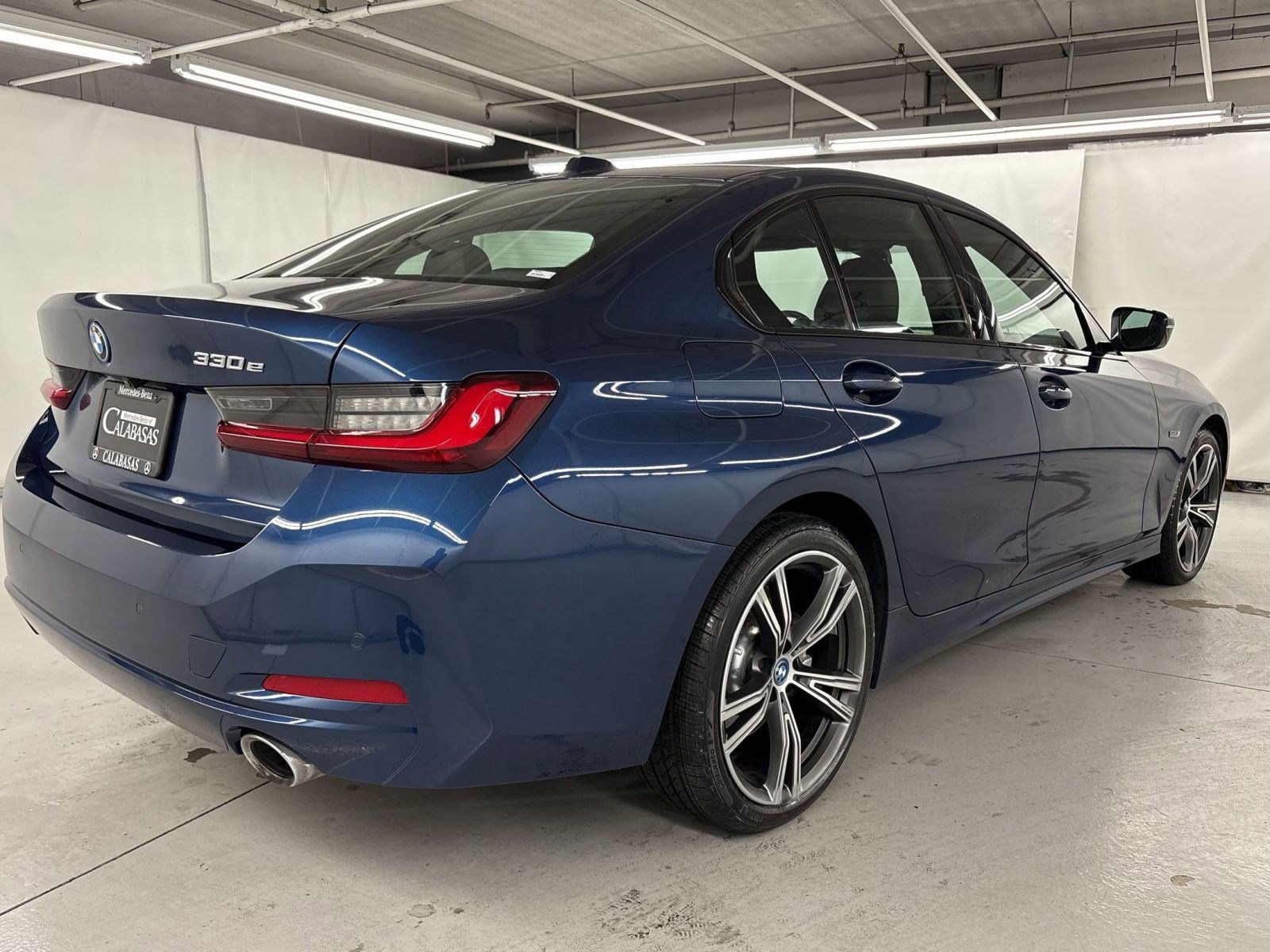 Used 2023 BMW 330e w/ Premium Package RWD image 7