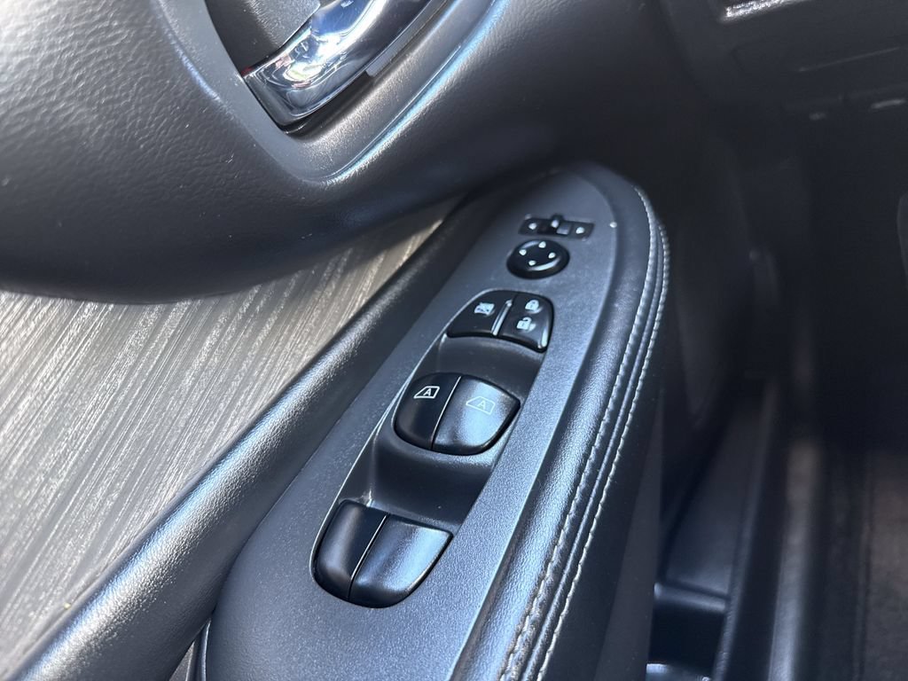 Used 2017 Nissan Murano S AWD/4WD image 27